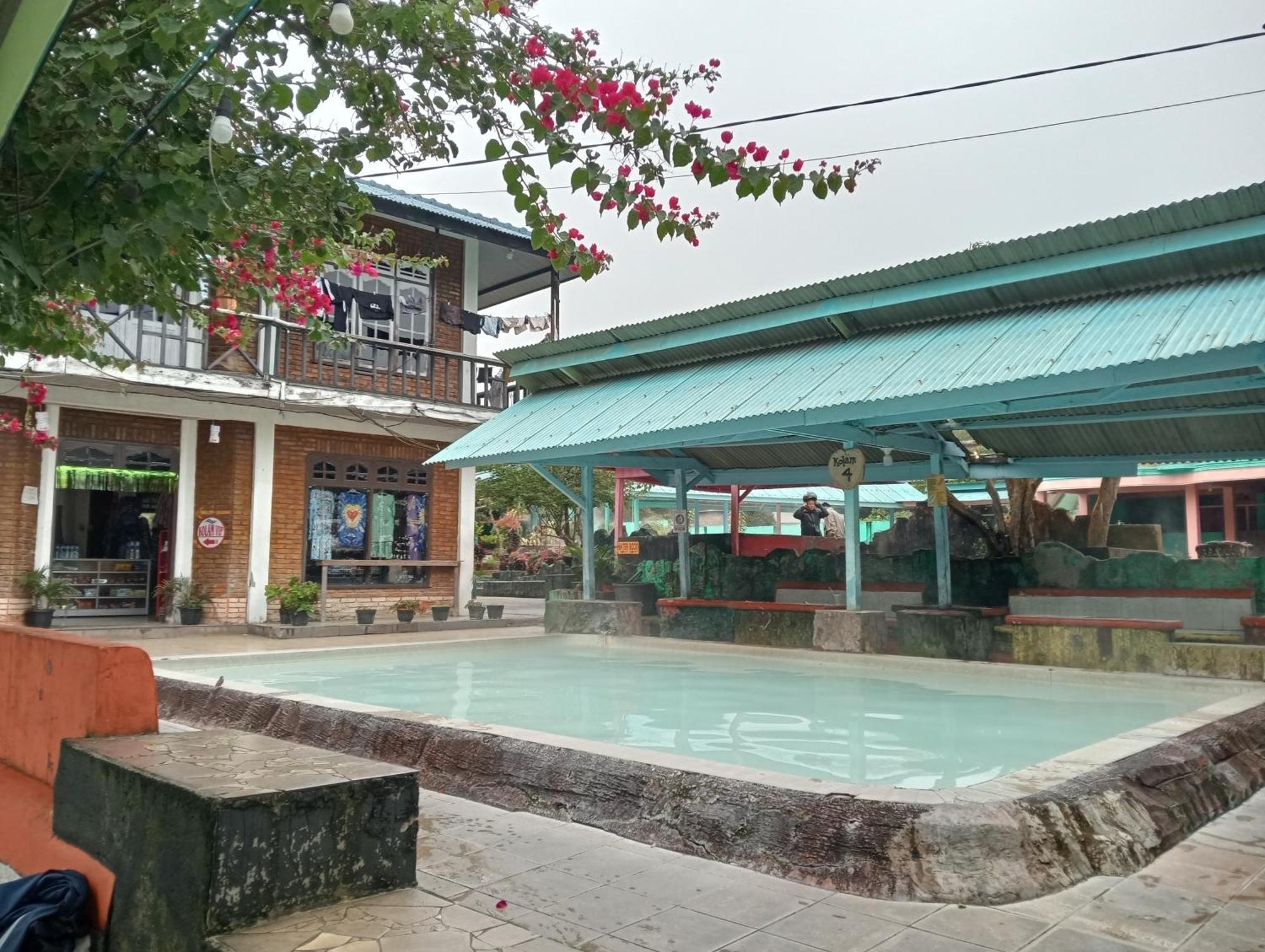 Vulkaan Homestay Берастаги Экстерьер фото