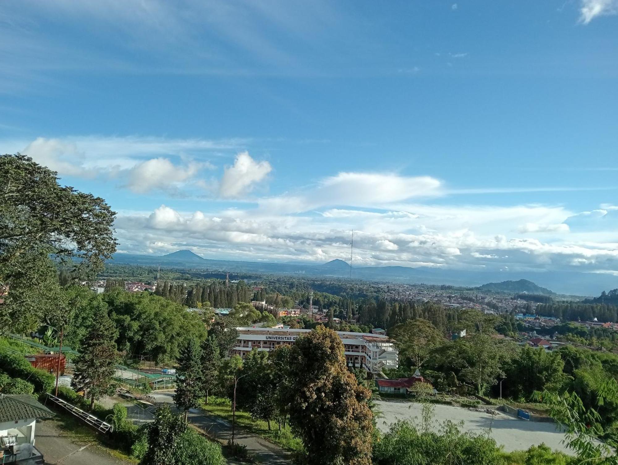 Vulkaan Homestay Берастаги Экстерьер фото