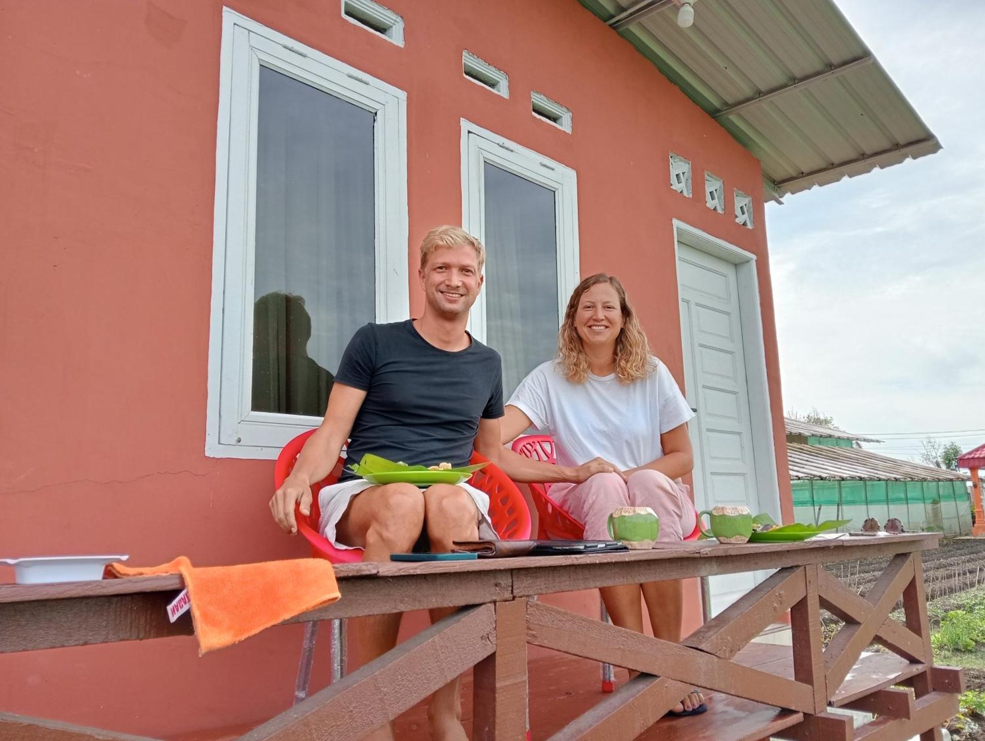 Vulkaan Homestay Берастаги Экстерьер фото