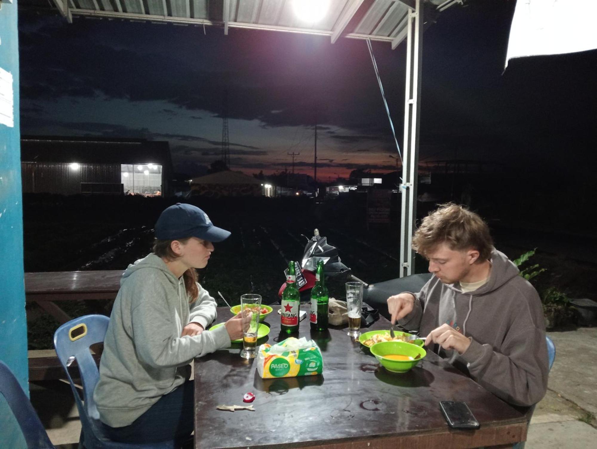 Vulkaan Homestay Берастаги Экстерьер фото