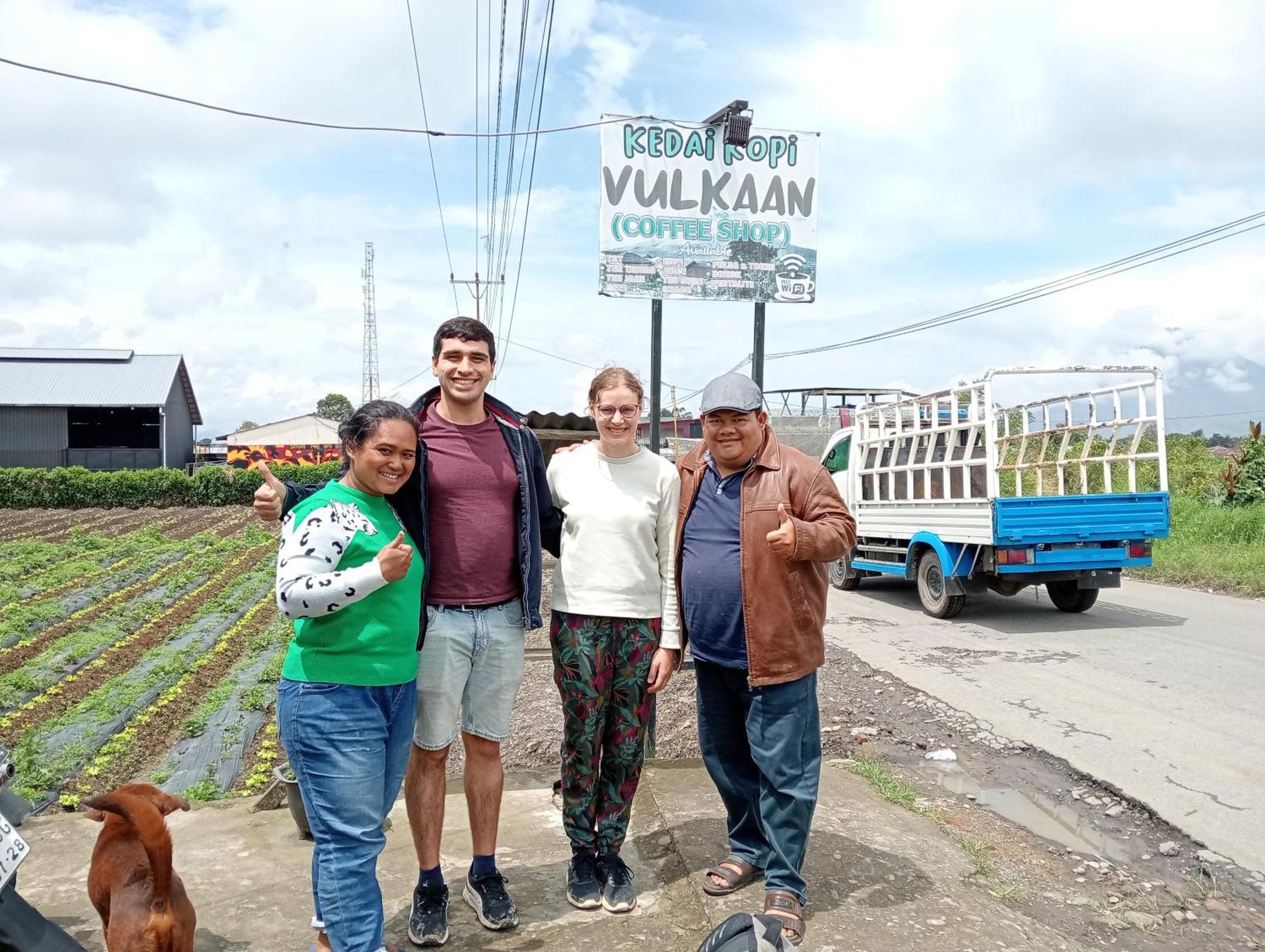 Vulkaan Homestay Берастаги Экстерьер фото